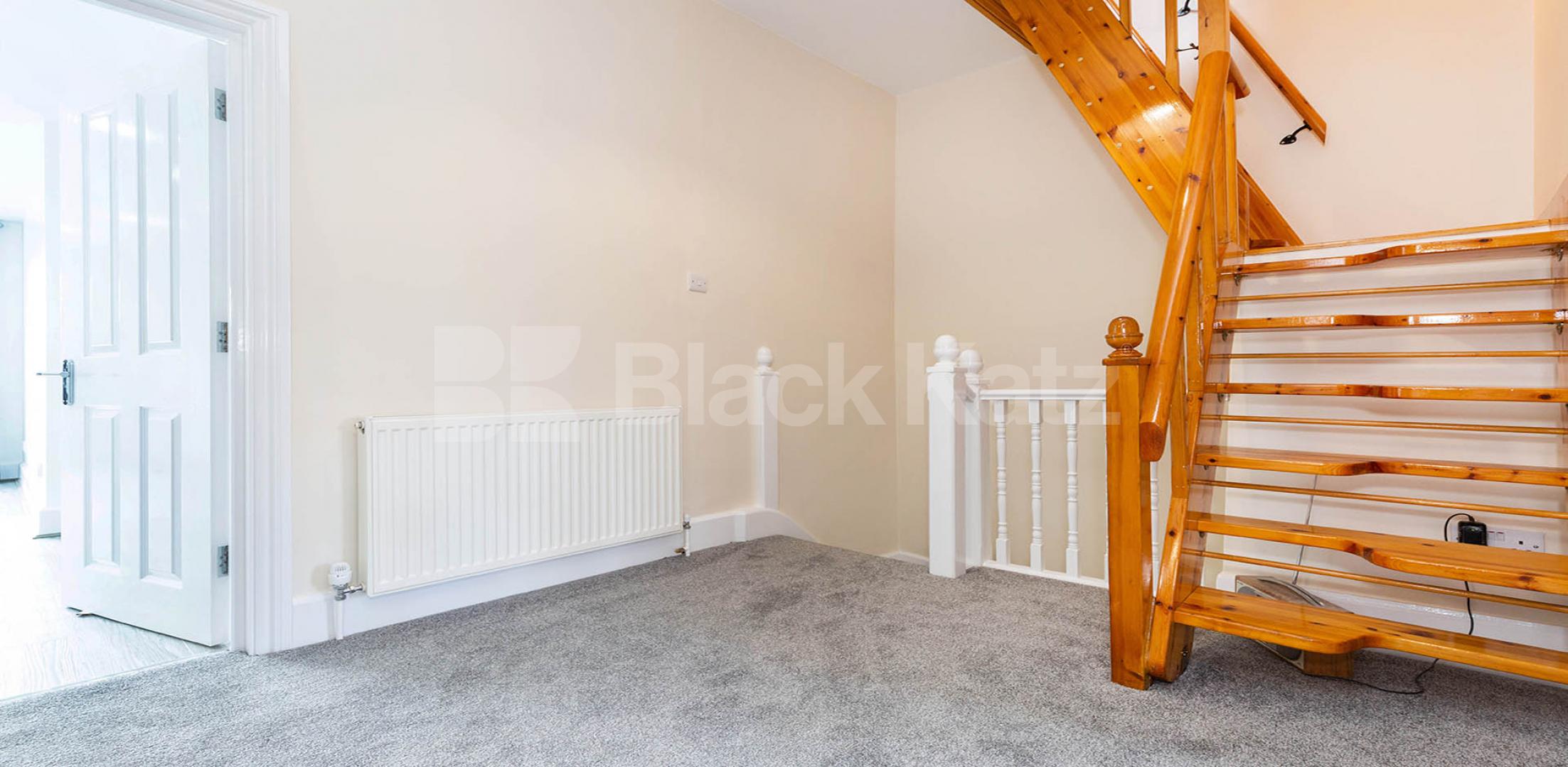 			NEWLY RENOVATED 2 BED, 2 Bedroom, 1 bath, 1 reception Apartment			 Beechwood Road, CROUCH END N8